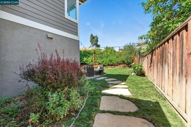 316 Valley High Dr, Pleasant Hill CA: https://media.crmls.org/mediaz/e027493c-4901-4c05-af31-6be2c8584658.jpg