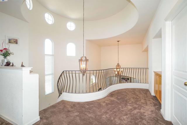 5018 Southport Ct, Antioch CA: https://media.crmls.org/mediaz/e02754be-7c51-4599-930c-ae77d94c67e8.jpg