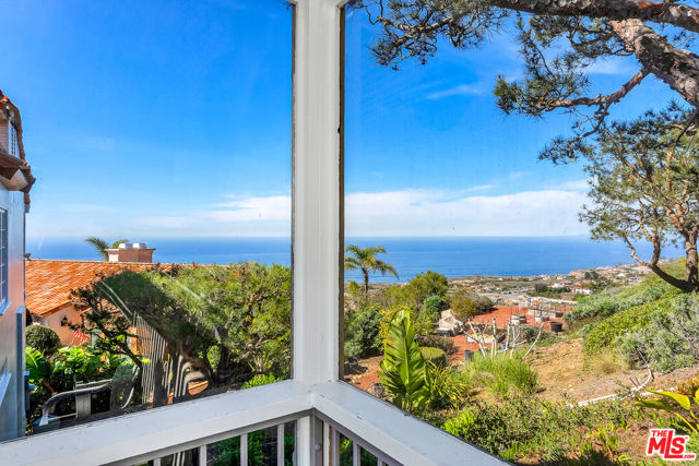 30963 Via La Cresta, Rancho Palos Verdes, California 90275, 4 Bedrooms Bedrooms, ,4 BathroomsBathrooms,Residential,Sold,Via La Cresta,25505459