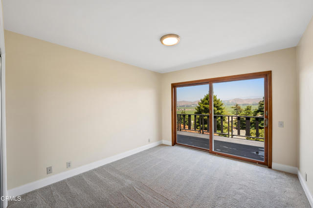 1027 Garrido Drive, Camarillo CA: https://media.crmls.org/mediaz/e0284be2-f970-4d8a-bf75-4c49d4d489c5.jpg