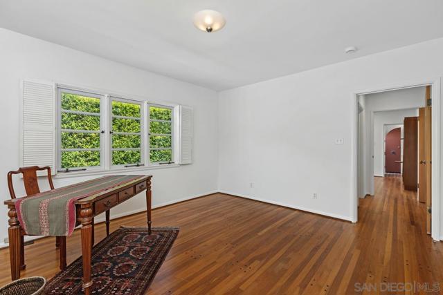 3419 Freeman St, San Diego CA: https://media.crmls.org/mediaz/e02875f2-e99c-45b0-bed9-28de5b221e05.jpg