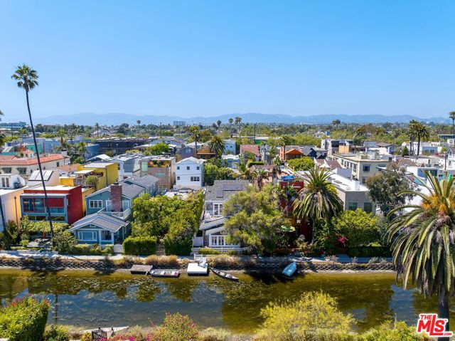 437 Linnie Canal, Venice, California 90291, 2 Bedrooms Bedrooms, ,3 BathroomsBathrooms,Single Family Residence,For Sale,Linnie Canal,24405385
