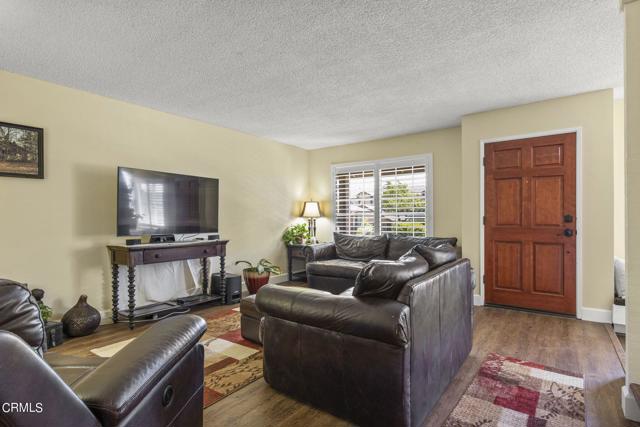 Detail Gallery Image 5 of 45 For 1832 Topaz Ave, Ventura,  CA 93004 - 2 Beds | 2/1 Baths
