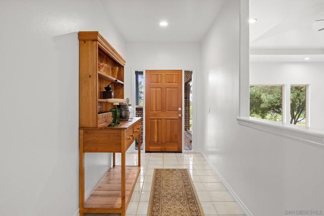 15847 Mac Tan Ln, Valley Center CA: https://media.crmls.org/mediaz/e02a7e10-21eb-4f34-a9f9-64b9016293e9.jpg