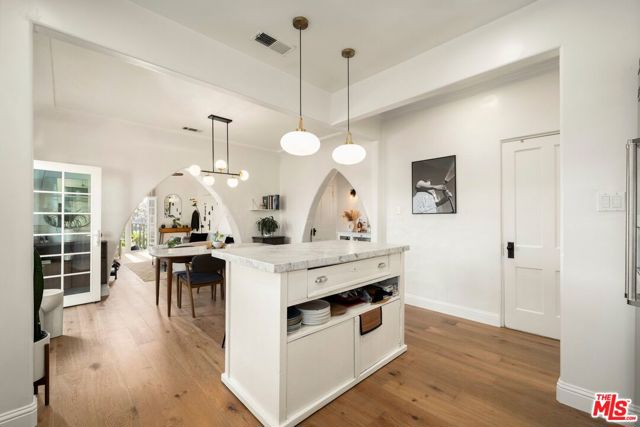 500 N Genesee Avenue, Los Angeles CA: https://media.crmls.org/mediaz/e02aba86-5892-480e-a1b5-1d90c0d112e6.jpg