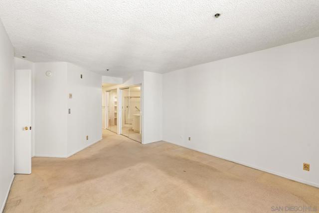 4016 Gresham St, San Diego CA: https://media.crmls.org/mediaz/e02b018c-7a4c-4d3c-8f9c-97ac45fced33.jpg