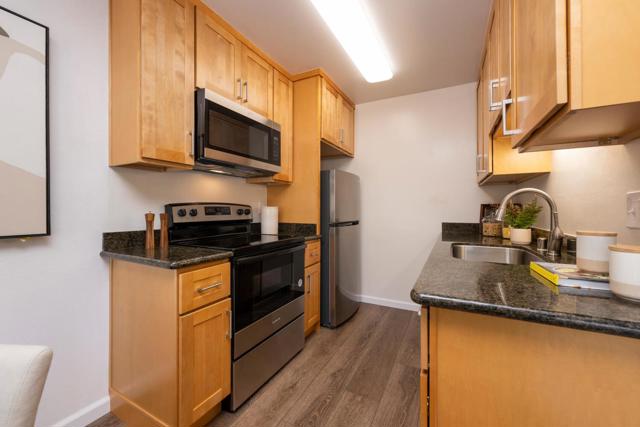 940 Kiely Boulevard, Santa Clara CA: https://media.crmls.org/mediaz/e02bd36a-12ee-4b0f-924c-6e74b5b2abca.jpg