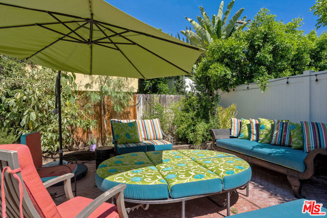 4544 Tobias Avenue, Sherman Oaks CA: https://media.crmls.org/mediaz/e02bdc8f-b2dc-40a1-88b9-e44dadba1054.jpg