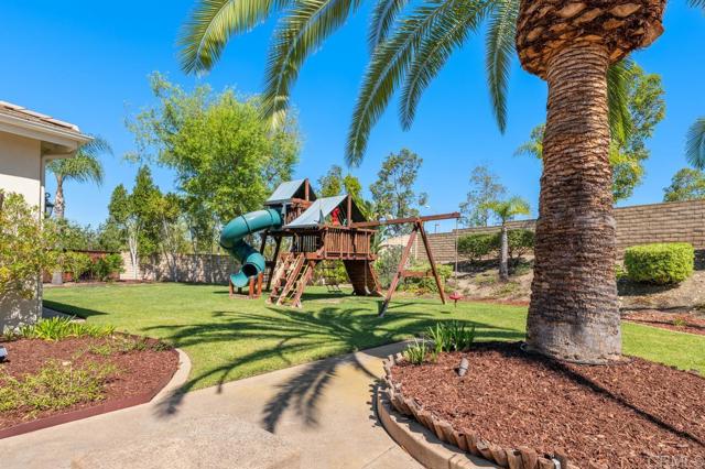 Image 37 of 57 For 15035 Applewood Ct