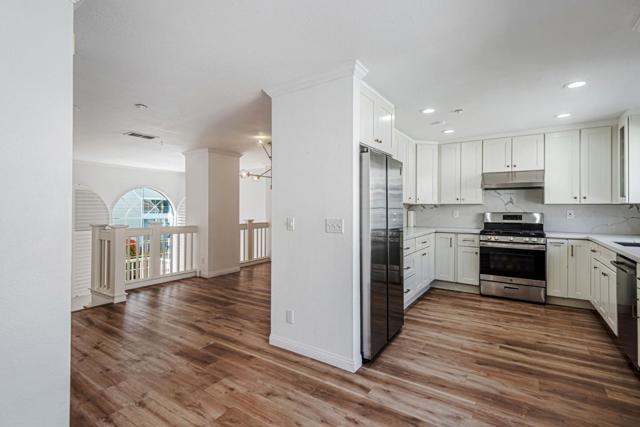 4 Brigantine Lane, Redwood City CA: https://media.crmls.org/mediaz/e02c5303-f1a1-4f0e-aeaf-1bb7cbcb5b2e.jpg