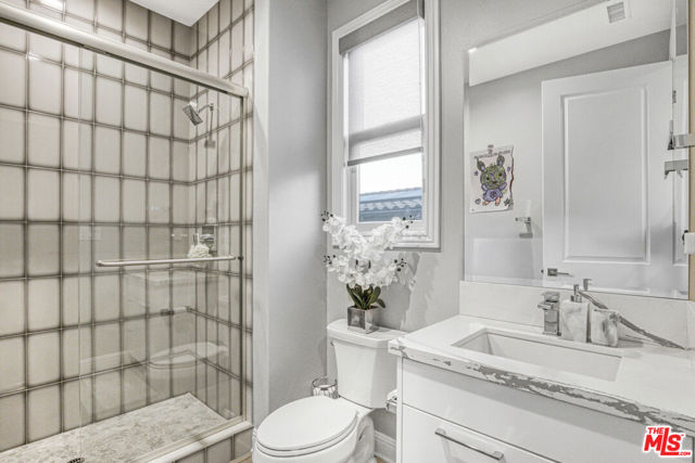 20254 Liverpool Way, Porter Ranch CA: https://media.crmls.org/mediaz/e02ce959-4a98-4716-bb0b-d39ec6985c2f.jpg