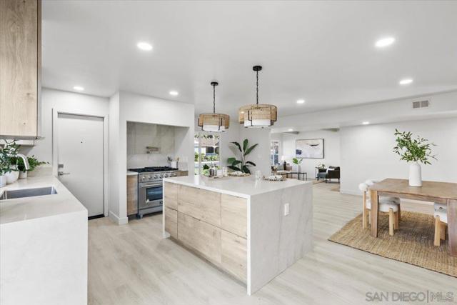 5428 Chaparajos Ct, San Diego CA: https://media.crmls.org/mediaz/e02d109d-41d9-4f12-94a7-fe274902e942.jpg