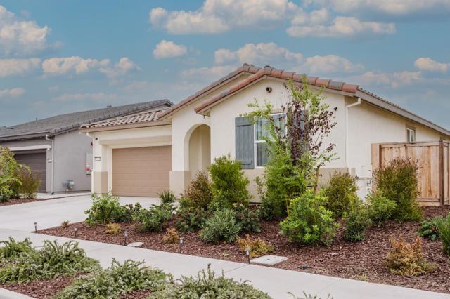 554 Pleasant Drive, Lathrop CA: https://media.crmls.org/mediaz/e02d493b-eee0-46bf-995d-eebe8ccf6df2.jpg