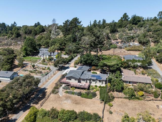 6932 Freedom Boulevard, Aptos CA: https://media.crmls.org/mediaz/e02e0f77-fd11-4f43-9931-6db4e08122a0.jpg