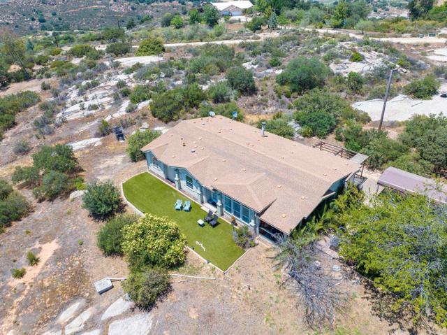 26671 Littlepage Road, Ramona CA: https://media.crmls.org/mediaz/e02e26cc-5a03-46e8-a1fe-2f89fad07150.jpg