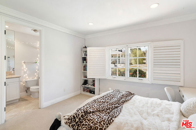 969 S Carmelina Avenue, Los Angeles CA: https://media.crmls.org/mediaz/e02ebce3-d13a-4c4b-a1d7-a03eee7ce6a7.jpg