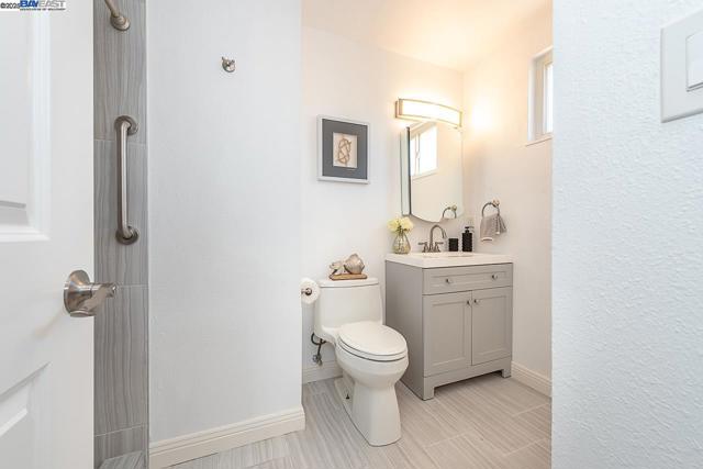 32409 Elizabeth Way, Union City CA: https://media.crmls.org/mediaz/e02ec894-973a-49b8-848c-ea50f57449ac.jpg