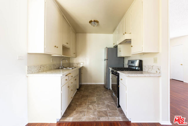 10803 Otsego Street, North Hollywood CA: https://media.crmls.org/mediaz/e02eef63-ada2-4317-8e99-821c899c8341.jpg
