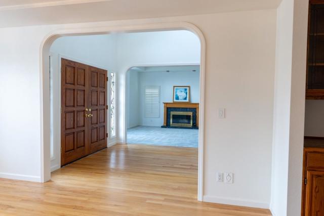 3650 Valley Ridge Lane, San Jose CA: https://media.crmls.org/mediaz/e02f1e2a-6a57-4e20-b46c-20b84305f587.jpg