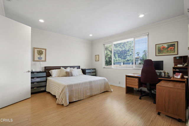 630 S Orange Grove Boulevard, Pasadena CA: https://media.crmls.org/mediaz/e02f4dae-9c36-4d92-852c-c04113559442.jpg