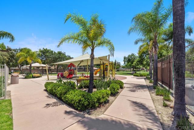 150 Rock Glen Way, Santee CA: https://media.crmls.org/mediaz/e030965c-b0de-4347-83ea-592bc3388b48.jpg
