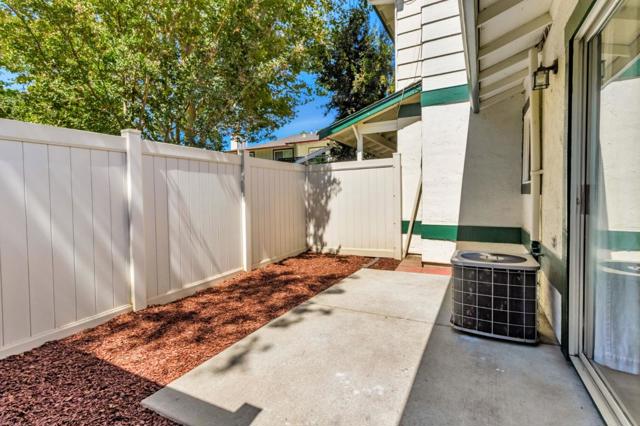 674 Galleon Court, San Jose CA: https://media.crmls.org/mediaz/e030c2d4-3f5d-4f18-af00-8e3c5c89d4f2.jpg