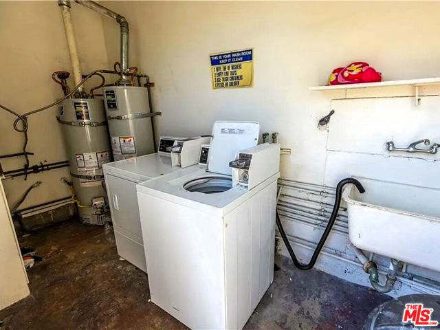 12800 Oxnard Street photo 6