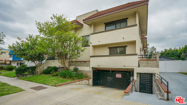 517 Fischer Street photo 4