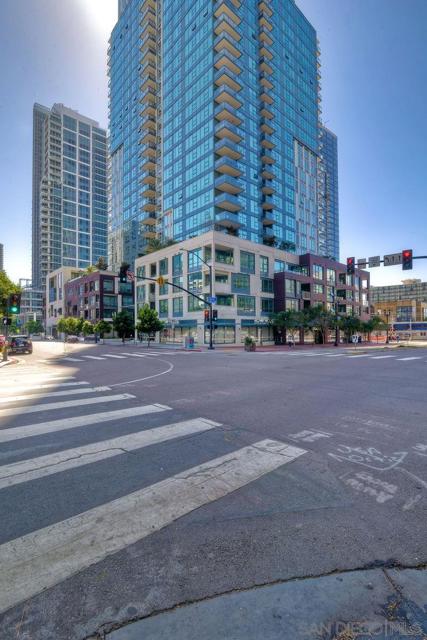 1388 Kettner Blvd, San Diego CA: https://media.crmls.org/mediaz/e03106cb-a7d2-40b3-a790-2906c7566cd6.jpg