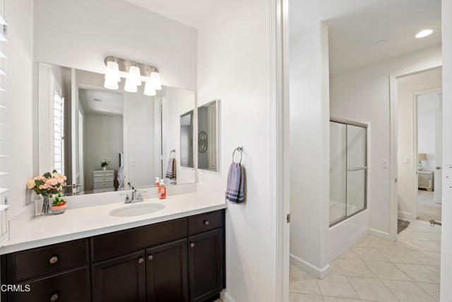 1521 Thorpe Trail, Oxnard CA: https://media.crmls.org/mediaz/e031811d-78a9-4aa4-85d1-3441a2bf4dc7.jpg
