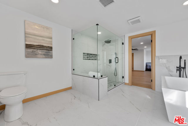 1722 E Turmont Street, Carson CA: https://media.crmls.org/mediaz/e031e970-9bcf-430e-9158-e7cfb2ee7759.jpg