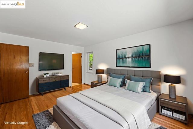 3312 Wisconsin St, Oakland CA: https://media.crmls.org/mediaz/e0326a08-2b01-4d60-9f73-4e7152ddcbec.jpg