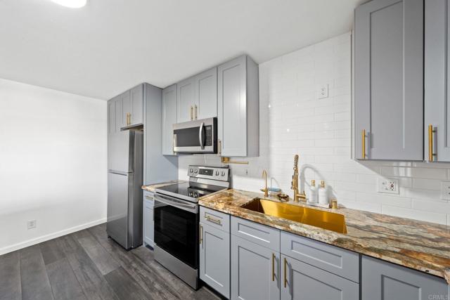 2548 Katherine Court, El Cajon CA: https://media.crmls.org/mediaz/e0330ffa-dc8a-4bf8-a5ed-617edc24c6bb.jpg