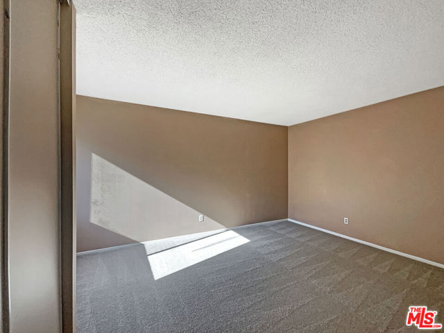 28160 Sloan Canyon Road, Castaic CA: https://media.crmls.org/mediaz/e0331ca4-e59d-4ac2-8648-75ed04af9aef.jpg