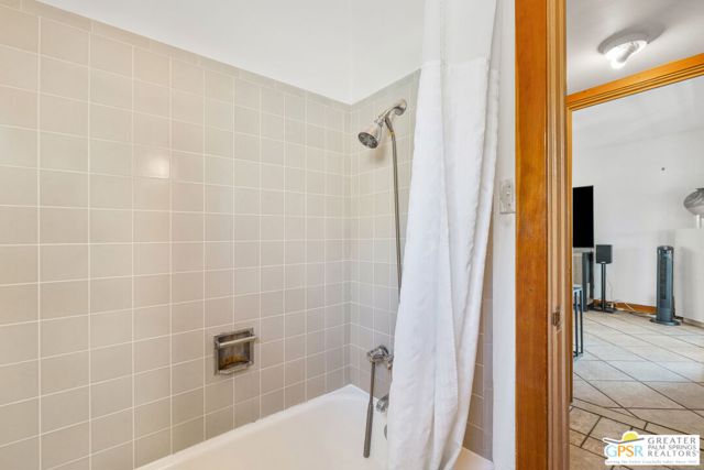 587 S Calle Ajo, Palm Springs CA: https://media.crmls.org/mediaz/e033c92d-33f4-48b8-8100-cc829f6bab91.jpg