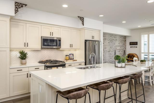 2511 State St, Carlsbad CA: https://media.crmls.org/mediaz/e03410ff-8a9f-4aa0-94a9-5b8eda056ca8.jpg