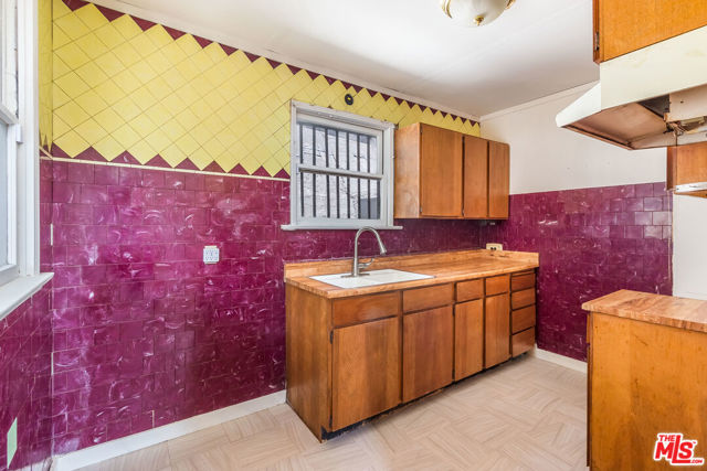 2115 CHARLOTTE Street, Los Angeles CA: https://media.crmls.org/mediaz/e0345a61-ea63-4fbe-9ddf-197bebd60fd5.jpg