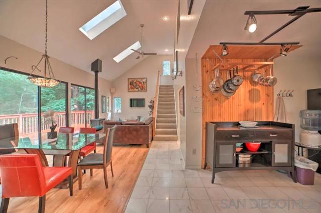 16885 Laurel Road, Los Gatos CA: https://media.crmls.org/mediaz/e034a456-82f4-4011-a248-86e79a9948c7.jpg