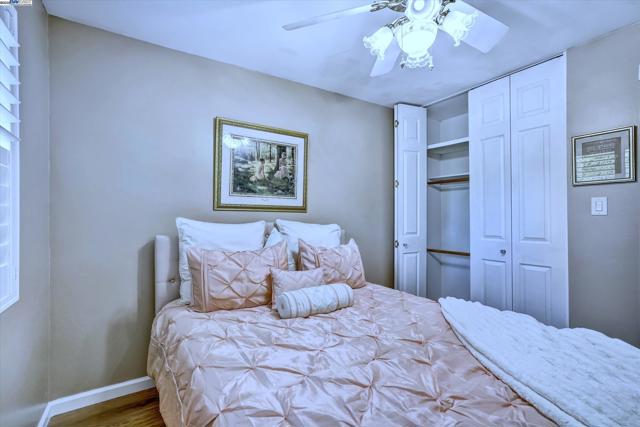 2369 Woodthrush Way, Pleasanton CA: https://media.crmls.org/mediaz/e0359b1a-7010-4b86-a3e4-75adca99113f.jpg