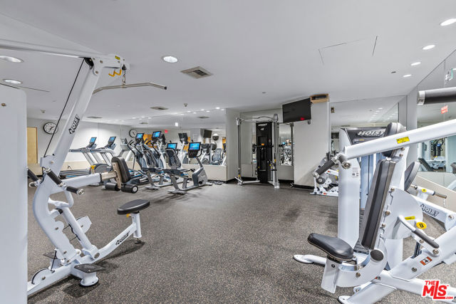13600 Marina Pointe Drive, Marina del Rey CA: https://media.crmls.org/mediaz/e036a3c9-5f12-4c7b-88df-750b10ff28d4.jpg