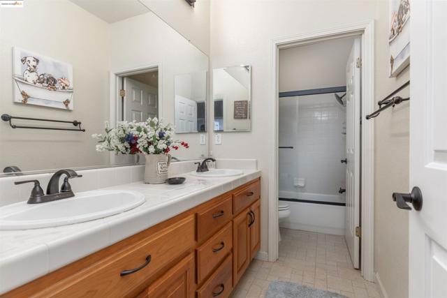 3438 Keystone Loop, Discovery Bay CA: https://media.crmls.org/mediaz/e036a9f0-eda2-4adb-84c8-16c234befd3e.jpg