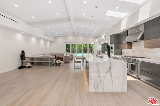 12763 Kling Street, Studio City CA: https://media.crmls.org/mediaz/e037a4c2-4e77-431c-8ae7-5ff24a2fc0f2.jpg