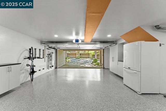 412 Woodminster, Moraga CA: https://media.crmls.org/mediaz/e0384061-dffc-4a9a-bf01-485b0e3629d3.jpg