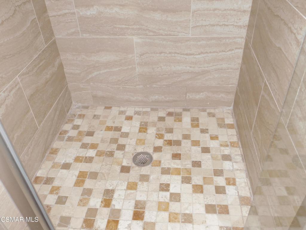https://media.crmls.org/mediaz/e03880c6-21ba-49f6-bf1a-551a82ca19f9.jpg?preset=X-Large