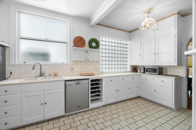 36333635 Webster Street, San Francisco CA: https://media.crmls.org/mediaz/e03887bc-ab3b-4793-9c17-308071f8219f.jpg