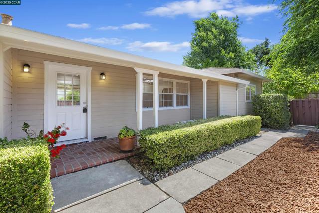 828 Bancroft Rd, Walnut Creek CA: https://media.crmls.org/mediaz/e038bdfd-e4e3-484c-b7ce-06e21f4d0ed7.jpg