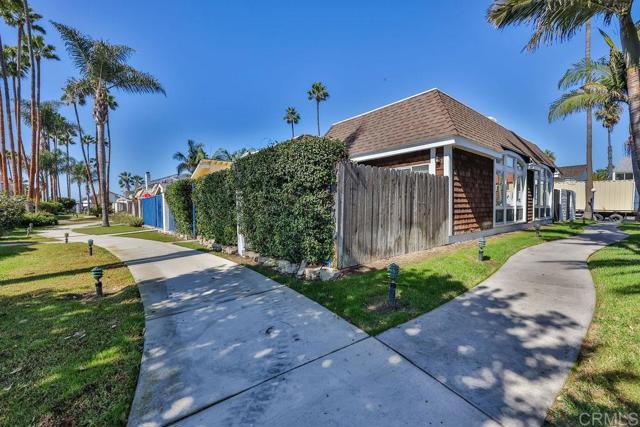 79 half moon bend, Coronado, California 92118, 3 Bedrooms Bedrooms, ,2 BathroomsBathrooms,Residential rental,For Sale,half moon bend,PTP2306211