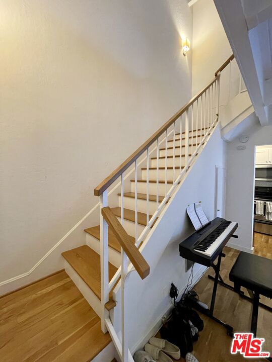 3101 5th Street, Santa Monica CA: https://media.crmls.org/mediaz/e038ee83-cb47-4a2e-bfcd-1970a3710652.jpg