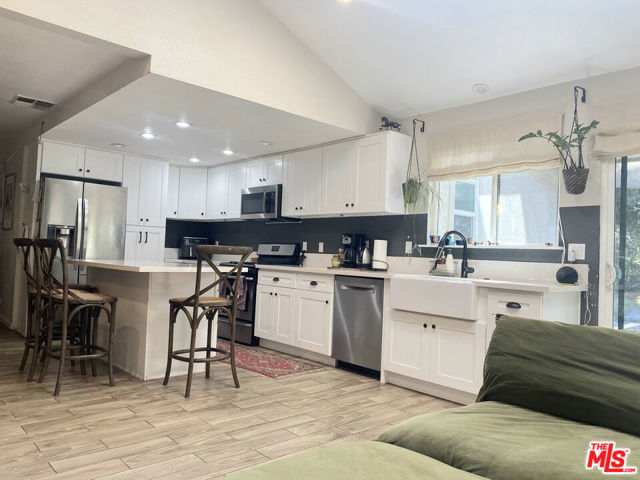 1519 Sunset Avenue, Pasadena CA: https://media.crmls.org/mediaz/e038f7fb-9e63-428b-affc-f5a12cb816f7.jpg