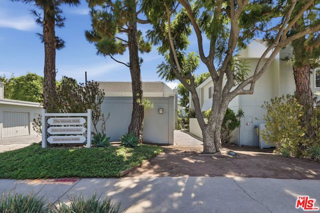 2520 Arizona Avenue, 8 photo 32